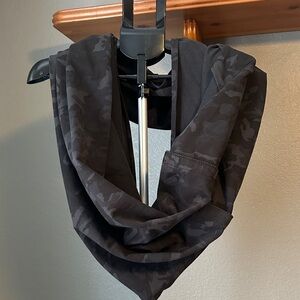 Lululemon Vinyasa Flow Scarf Black Camo Excellent